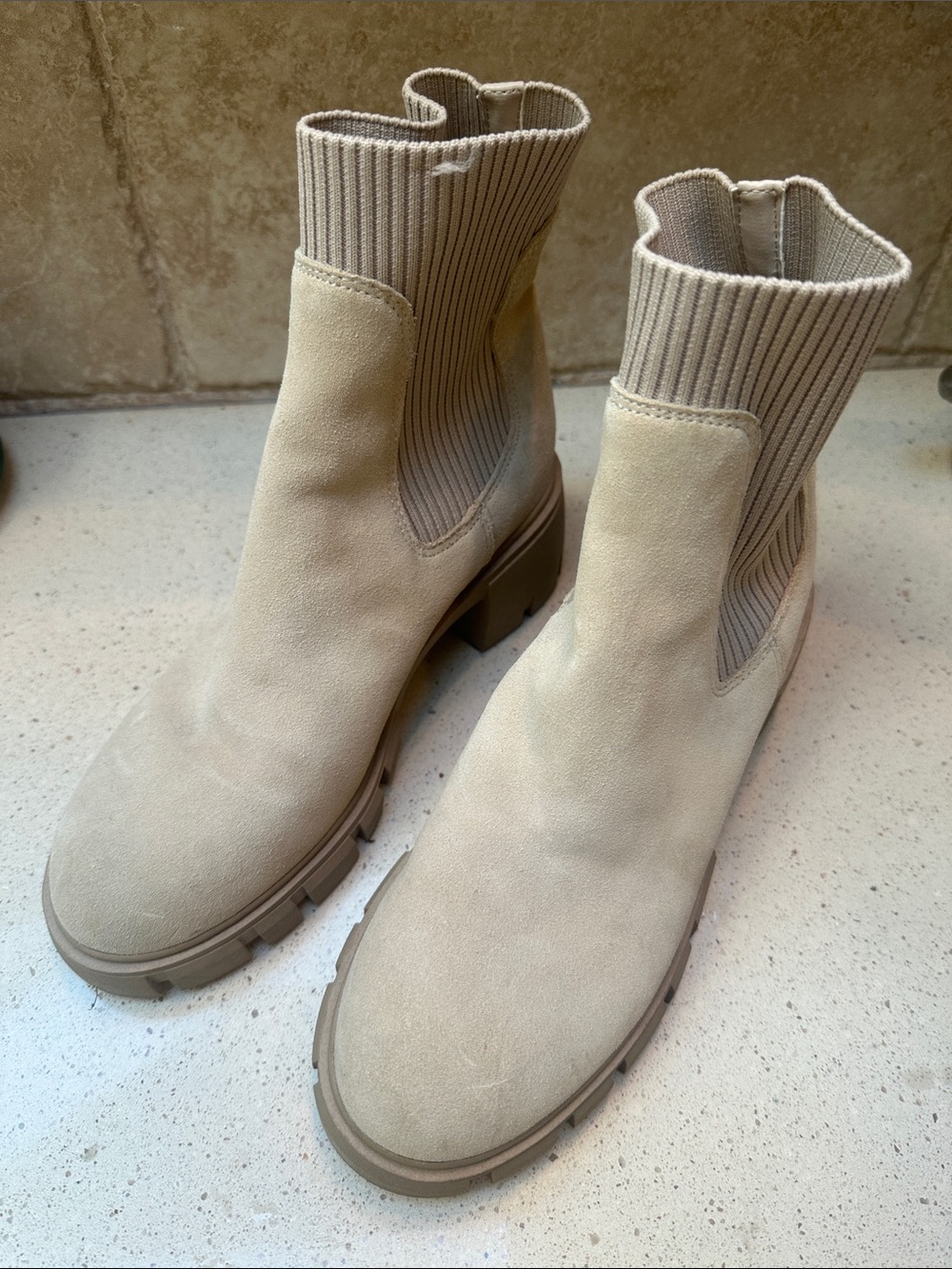 Steve Madden Beige Suede Rib-Knit Chelsea Lug Boots size 8